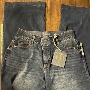 Democracy - "Ab"solution® High Rise Wide Leg Jeans - brand new, size 8.